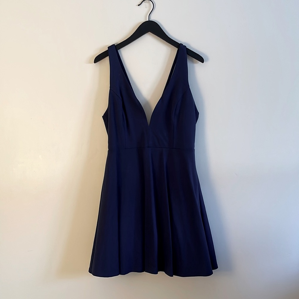 Lulu’s navy blue v-neck dress